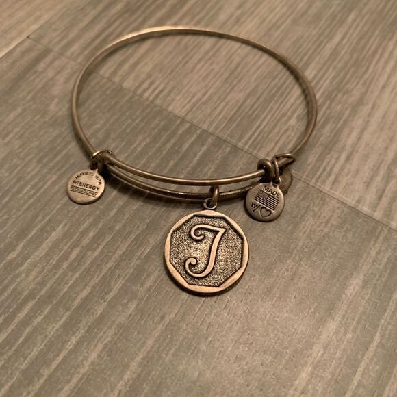 Letter T Alex and Ani silver bracelet - Picture 1 of 2